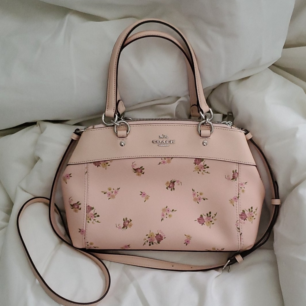 Coach Leather Handbag 🌸🌸🌸